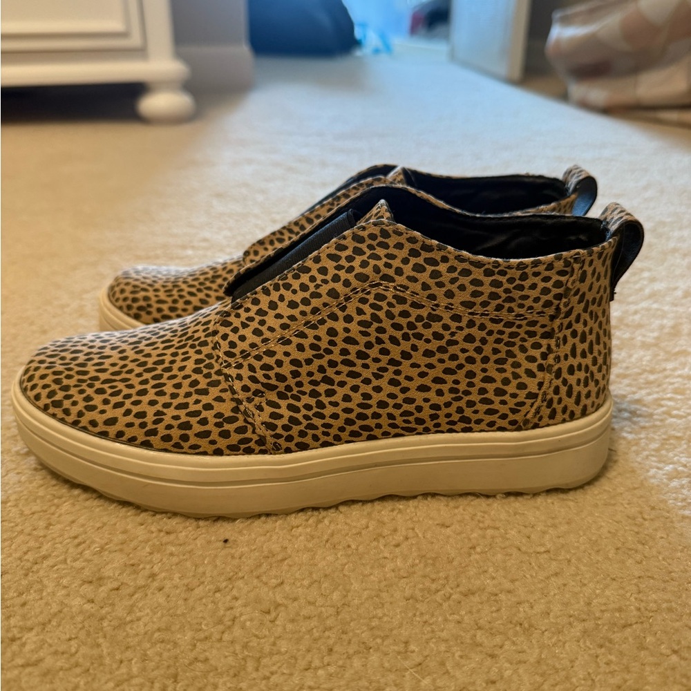 Leopard Print Slip-On Shoes